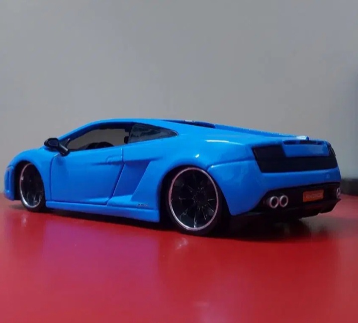 ماکت لامبورگینی گالاردو exotics ۱:۲۴