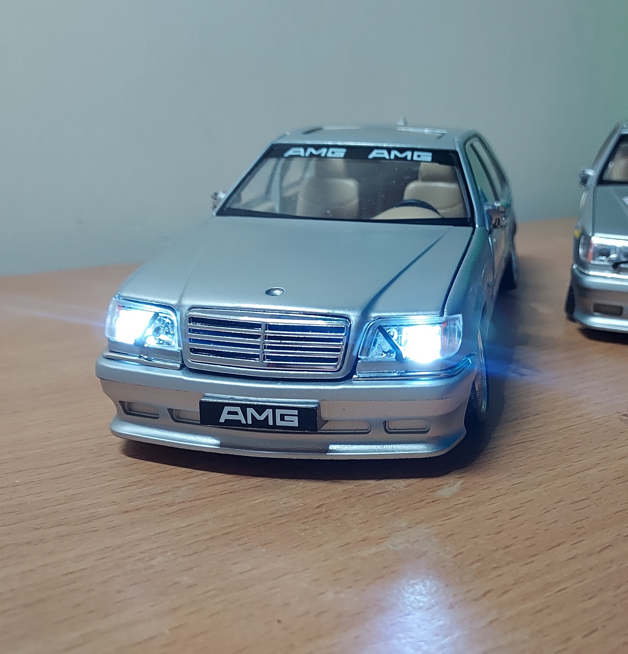 ماکت بنز w140 اتاق تانک AMG فلزی 1:24